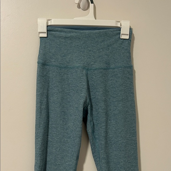 Beyond Yoga Light Blue Buttery Soft Leggings Size Small - Picture 1 of 6